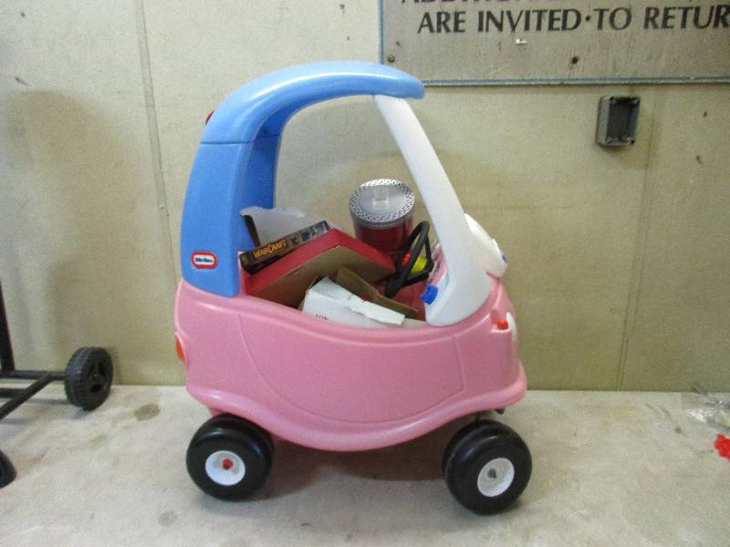 Cozy car and toys