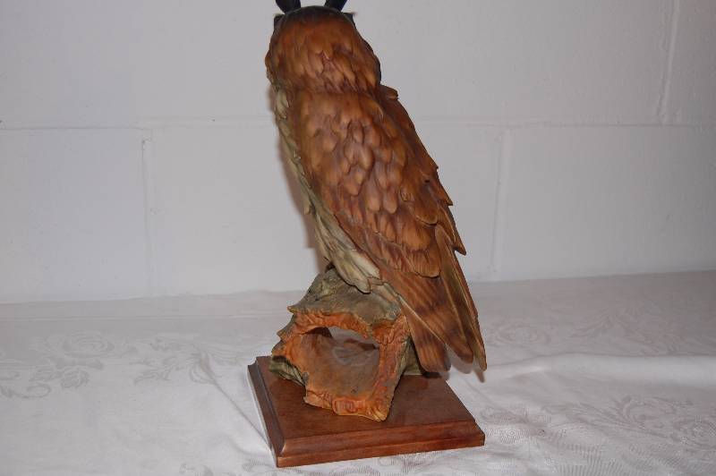 lot 12 image: Owl