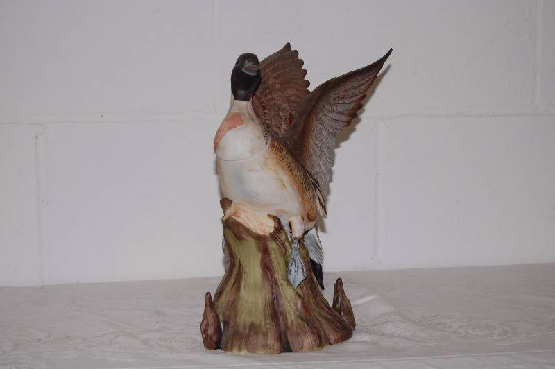 lot 22 image: Duck Decanter