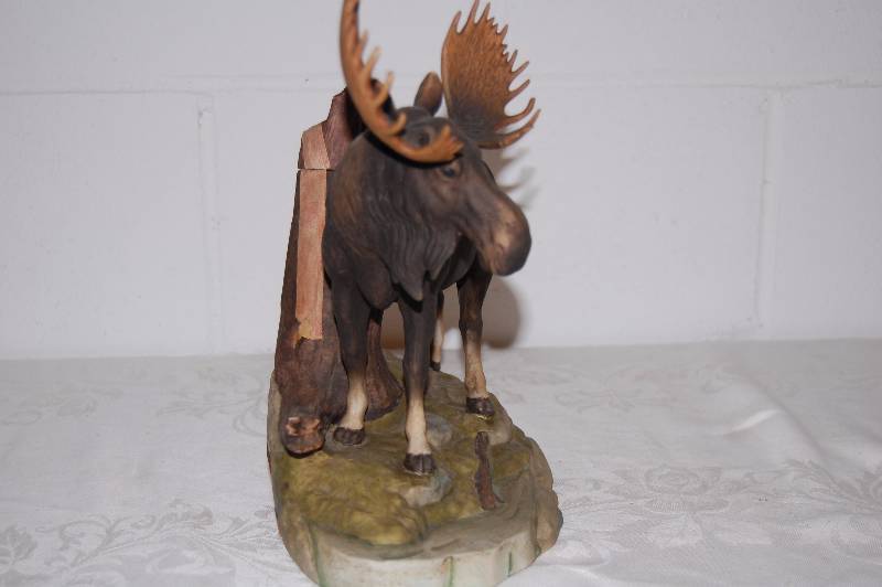 lot 33 image: Moose Decanter