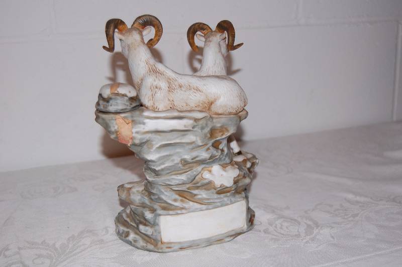 lot 34 image: Dall Sheep Decanter