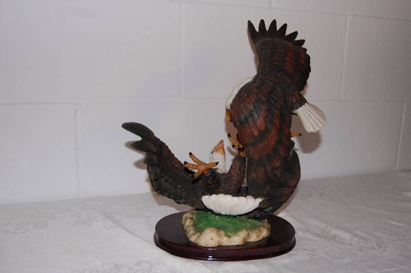 lot 37 image: Two Eagles Statue