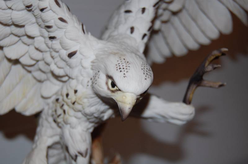 lot 40 image: Osprey Statue