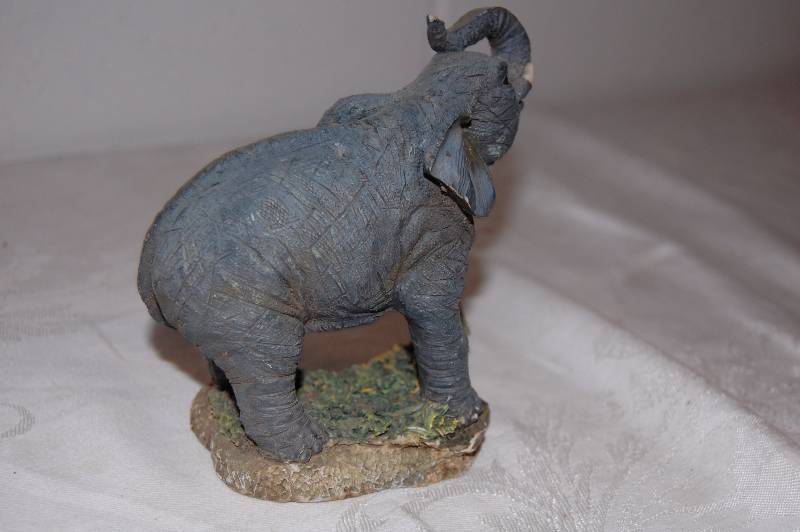lot 53 image: Elephant Statue