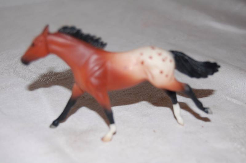 lot 57 image: Small Horse Figure
