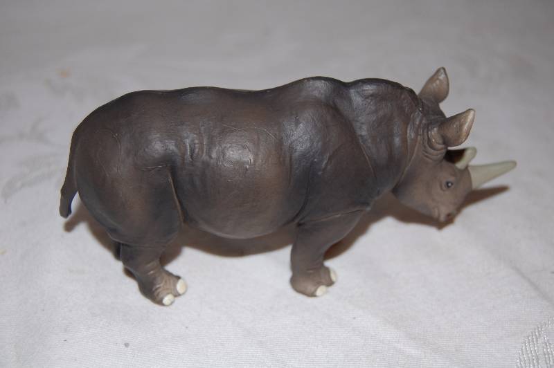 lot 60 image: Small Rhino Figure