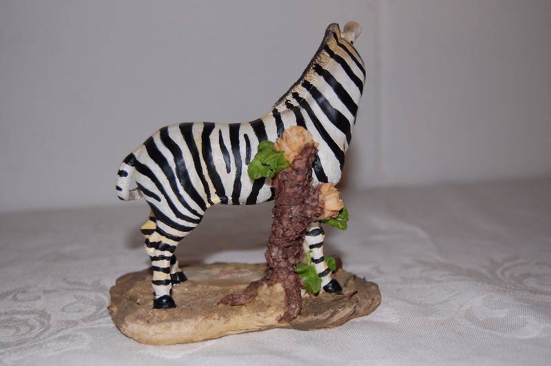 lot 67 image: Zebra Statue