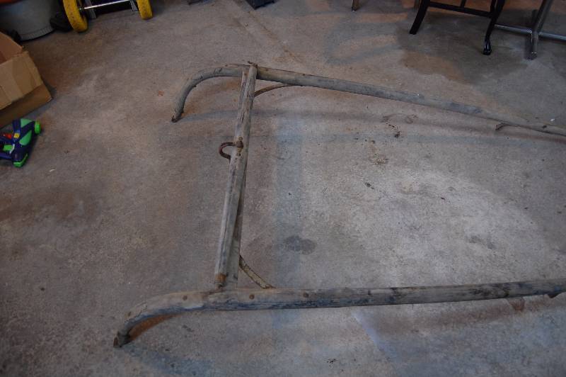 lot 2 image: Drop Heel Horse Shafts