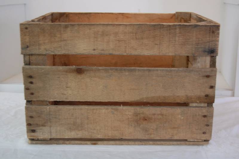 lot 98 image: Wooden Box