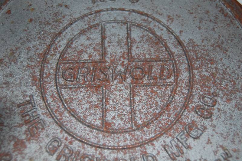 lot 104 image: Vintage Waffle Iron