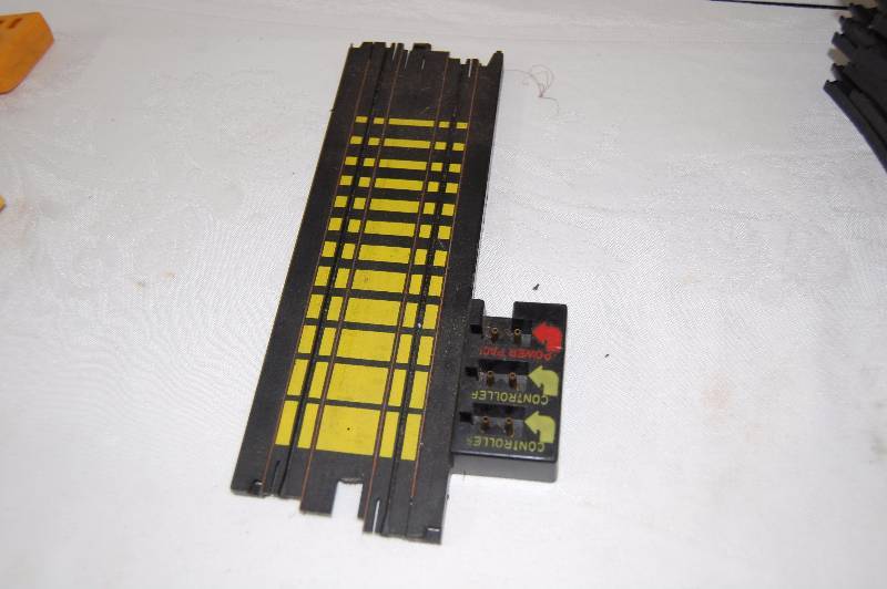 lot 105 image: Tyco Car Track