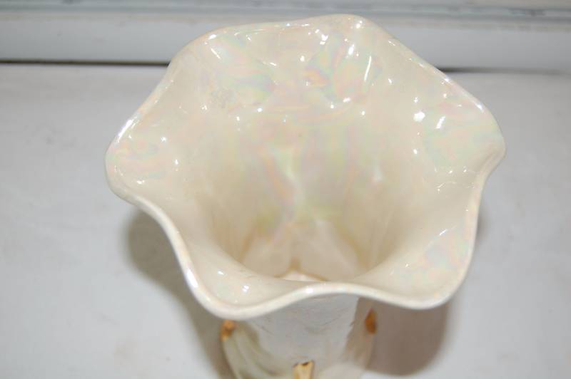 lot 113 image: Decorative Vase