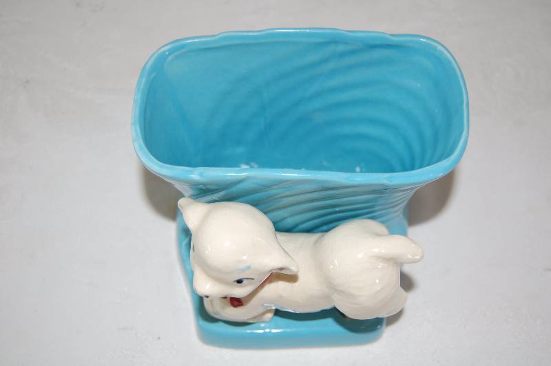 lot 116 image: Lamb Vase