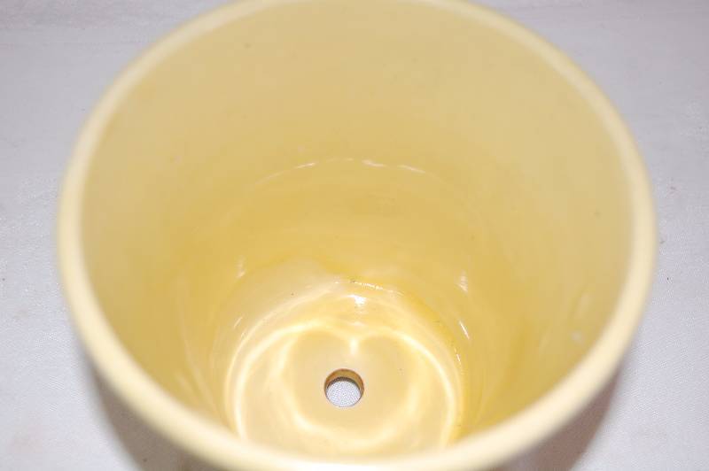 lot 122 image: Decorative Planter