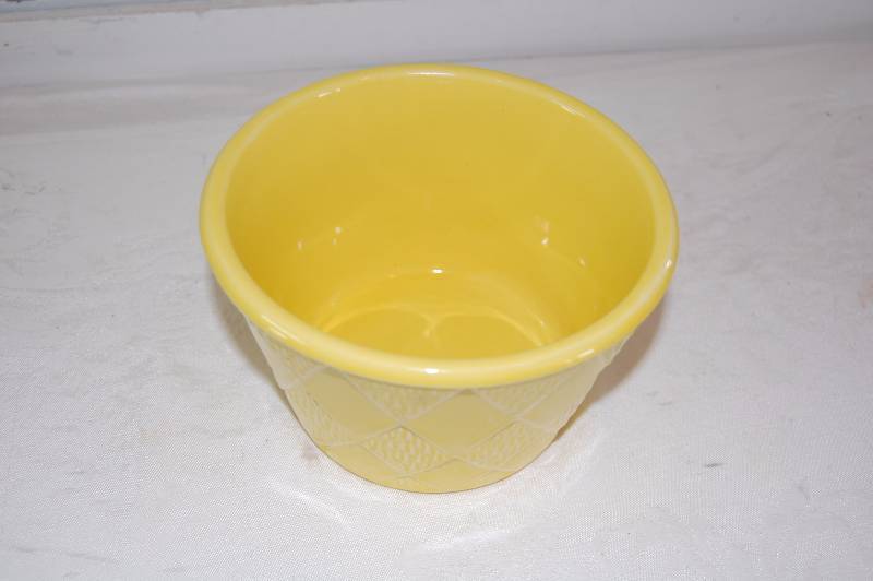 lot 125 image: Decorative Planter