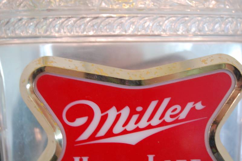 lot 134 image: Vintage Miller Beer Light-up Sign