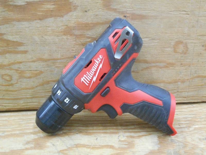 Milwaukee M12 Cordless Lithium-Ion ...