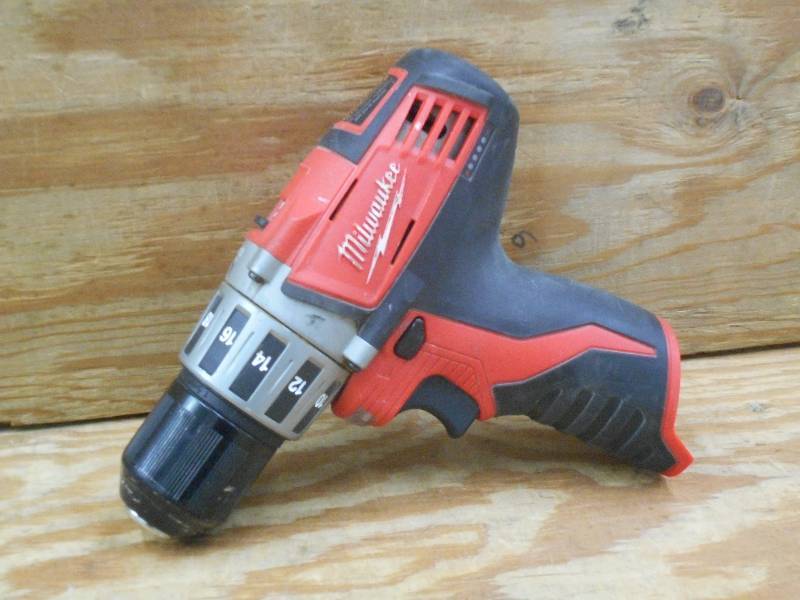 Milwaukee M12 Cordless Lithium-Ion ...