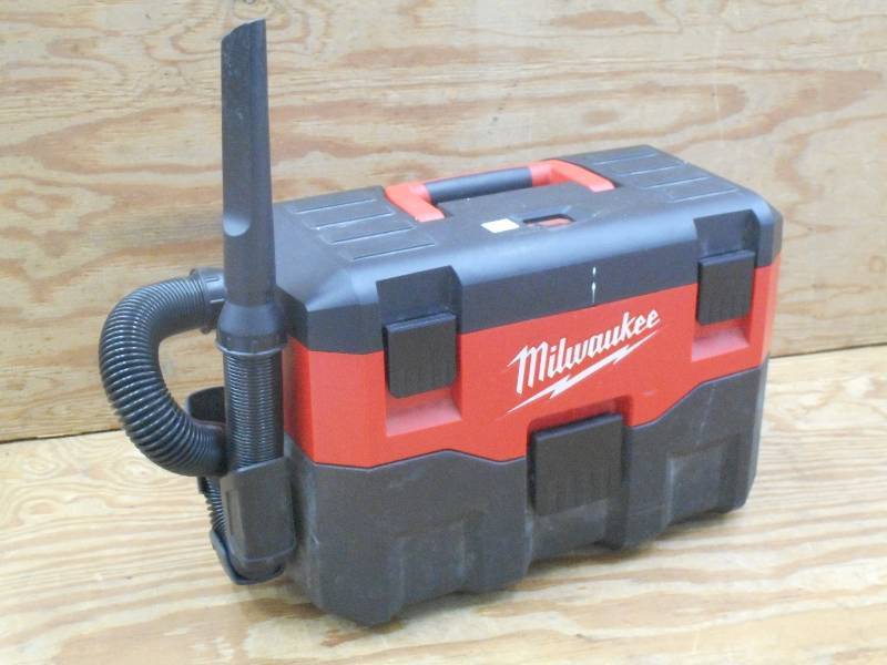 Milwaukee M18 Cordless WetDry Vacu...