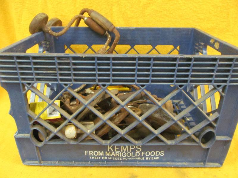 Kemps crate with tools