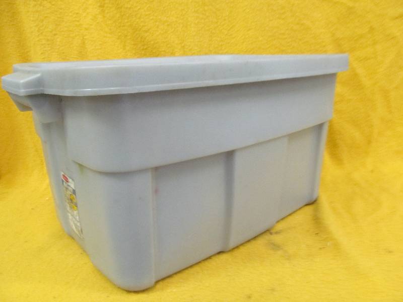 Rubbermaid Tote