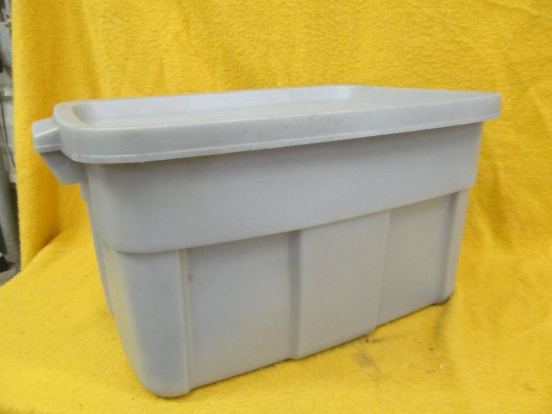 Rubbermaid Tote