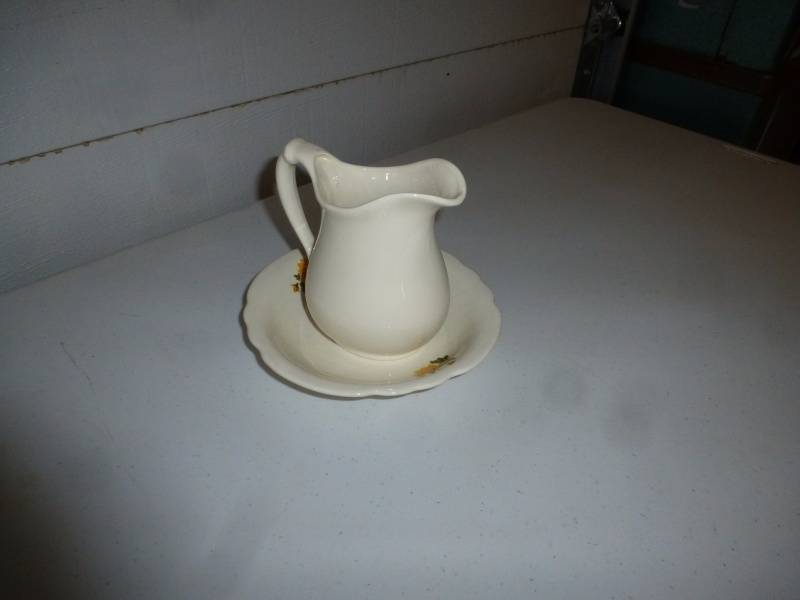 Porcelain Milk server pitcher