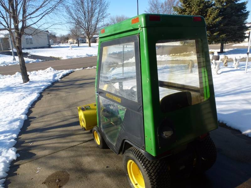 John Deere GT275 Lawn Tractor