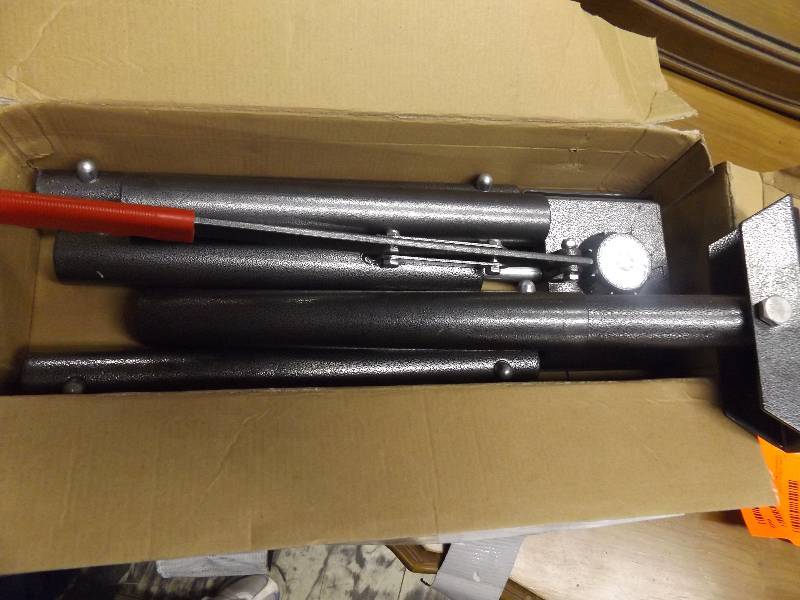 Lever Action Carpet Stretcher