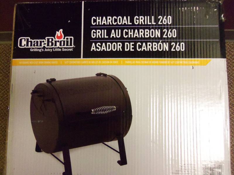 lot 24 image: Charbroil Grill 260