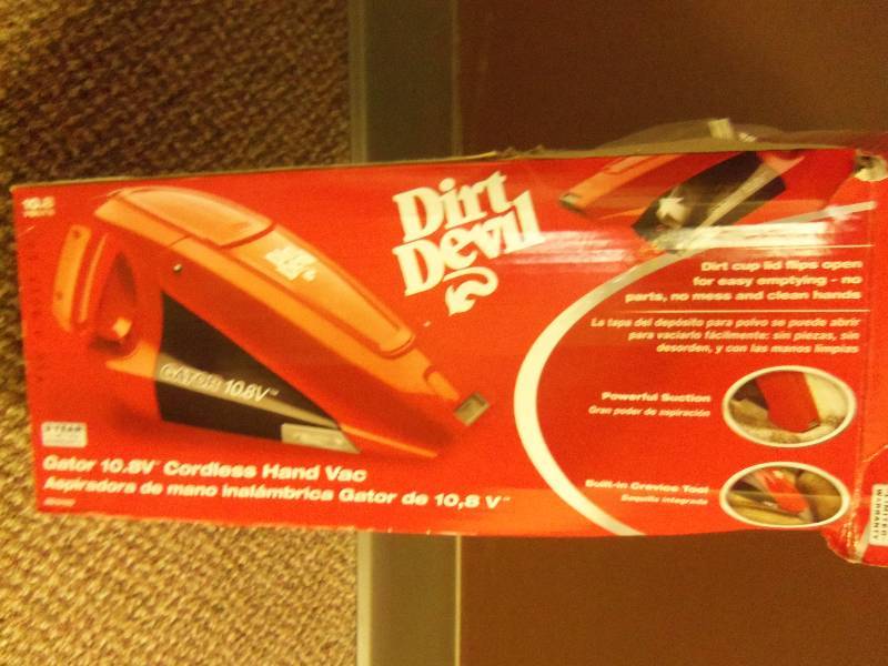lot 35 image: Dirt Devil Gator 10.8V Cordless Hand Vac
