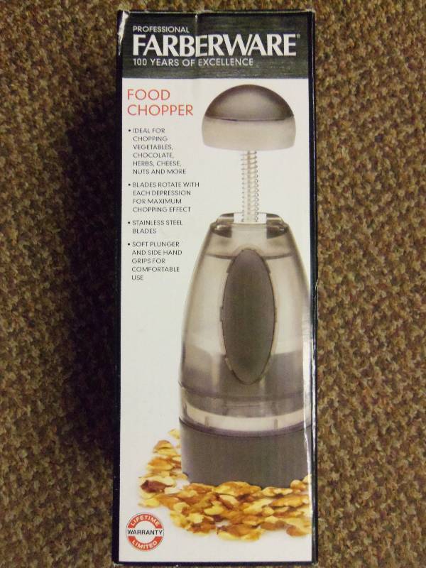 lot 39 image: Farberware Food Chopper