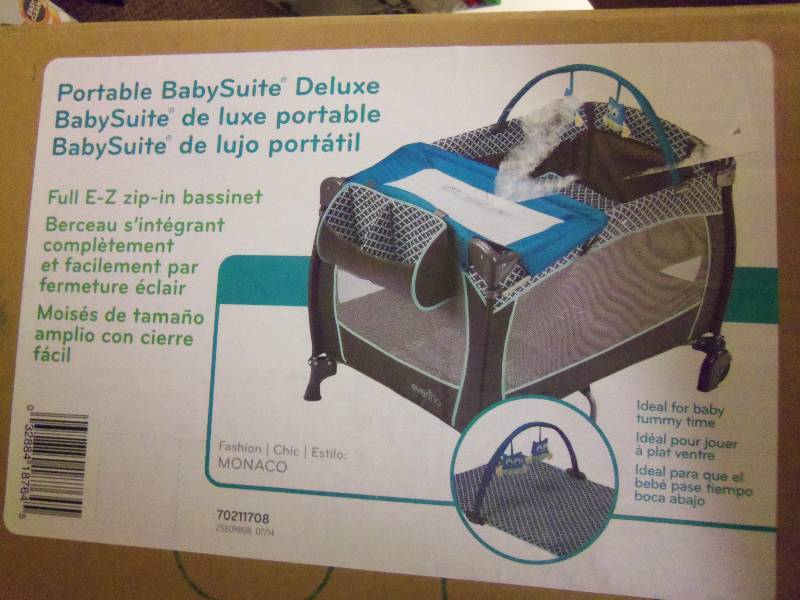 lot 73 image: Evenflo Portable BabySuite
