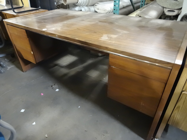 5 Drawer Office Desk 72 X 36 X 29
