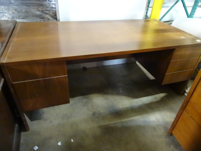 5 Drawer Office Desk 72 X 36 X 29