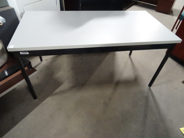 60 X 30 X 29 Folding Table