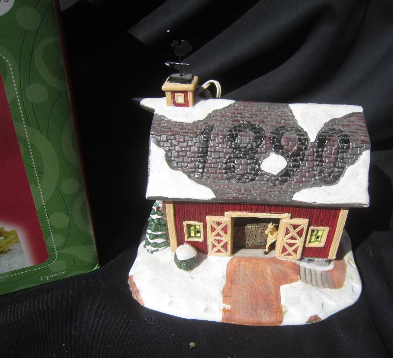 Santas Workbench Willow Walk Farm Christmas House with Box - Collectible Victorian Series