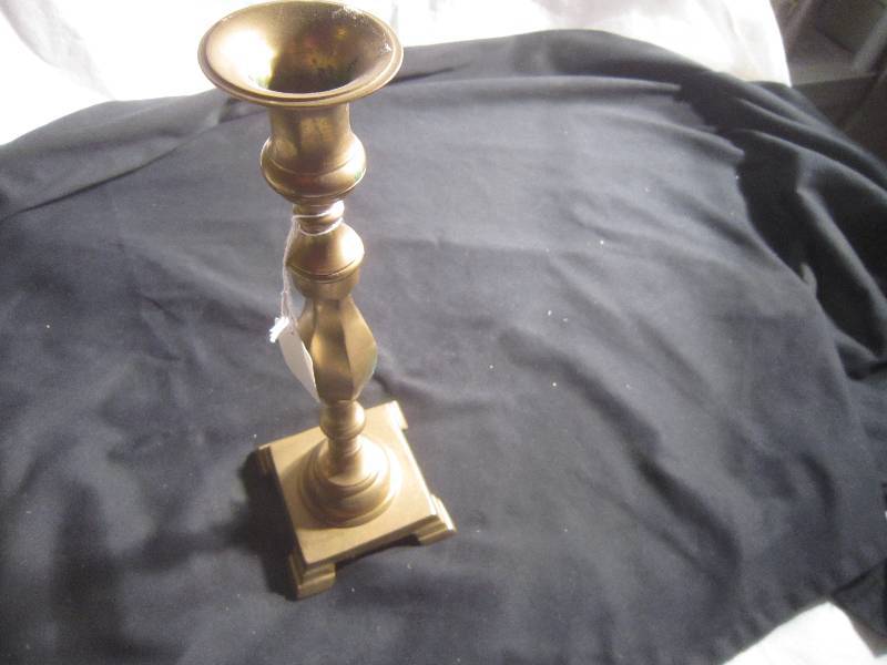 Single Brass Candeholder 12