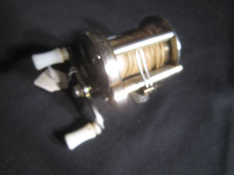 Vintage Fishing Reel - Pflueger Summit 1993l - Very Ornate