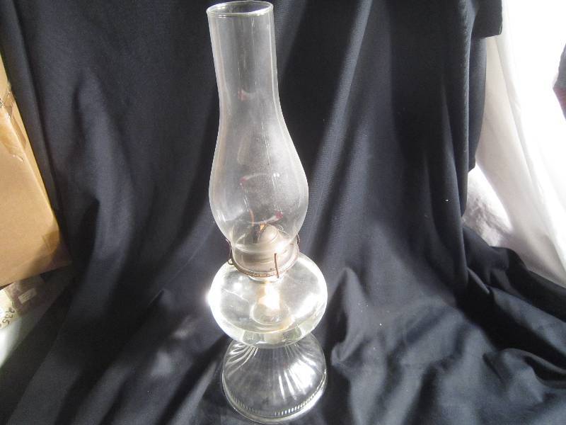 Vintage Antique Oil Lamp with Oil - 20 h