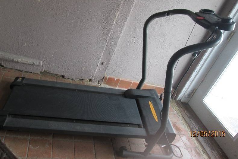 space-saver foldable tread mill ...