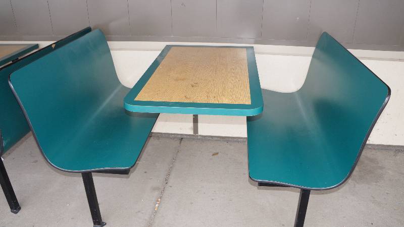 Set of 2 Booths with Table