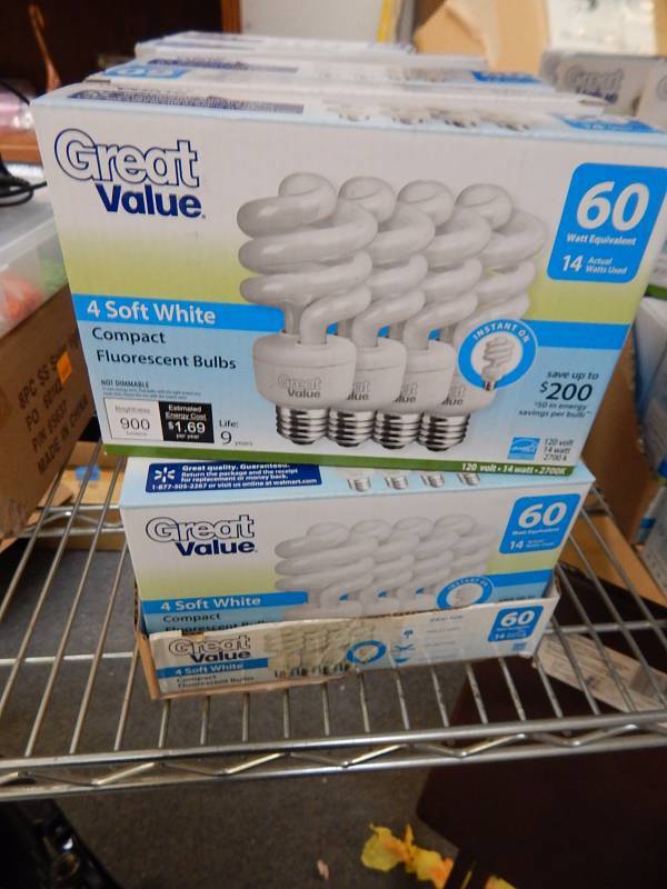 15 sets of 4, 60 watt Compact. Fluor. light bulbs