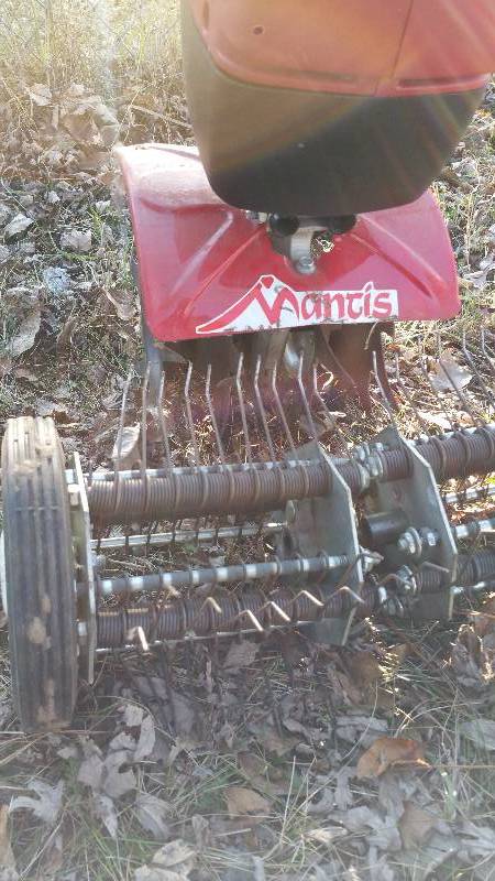lot 15 image: Mantis Eletric Tiller
