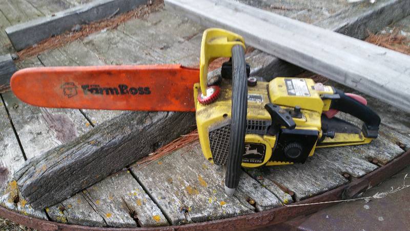 lot 32 image: John Deere 50V 16 Chainsaw