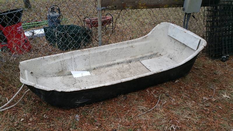 lot 42 image: Fiber Glass Winter Cargo Sled