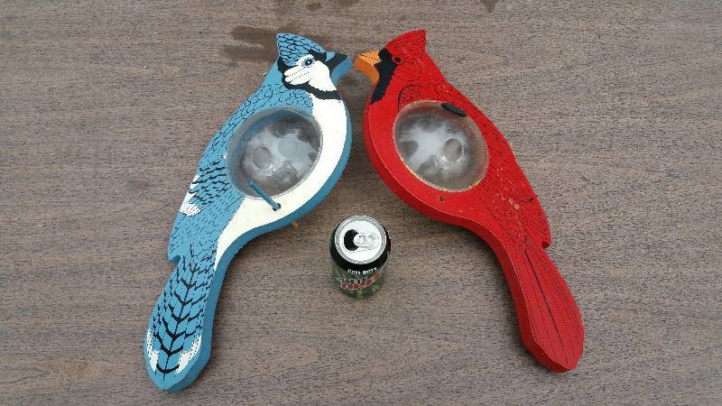 lot 49 image: 2 Bird Feeders
