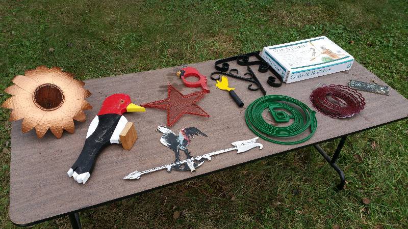 lot 58 image: Yard Decorations