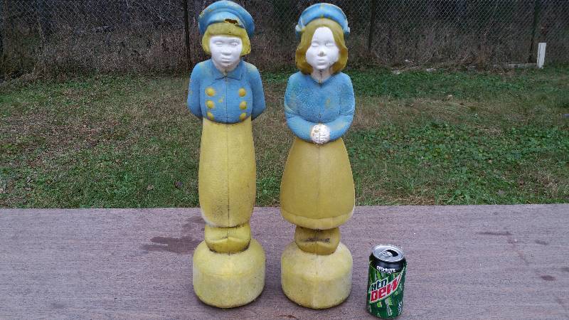 lot 60 image: Vintage Yard Figures