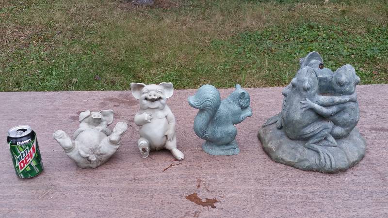 lot 62 image: Resin Figures And Fountain